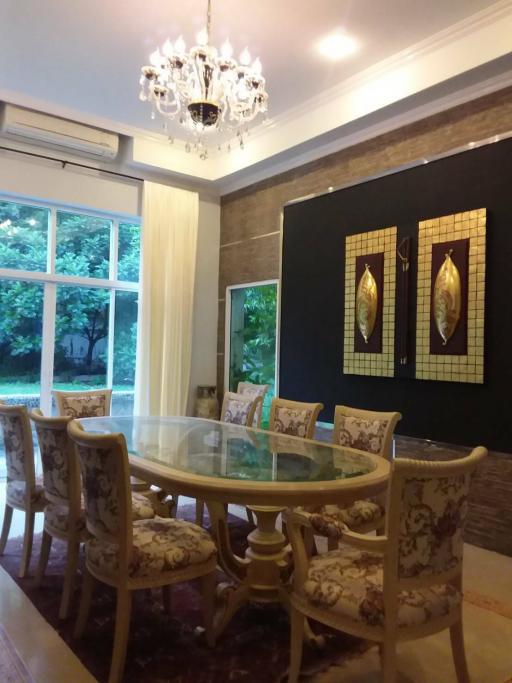 #Luxury mansion for sale, very large area The coordinates are near Khao Chi Chan Pattaya.  Mansion area 9.2 rai