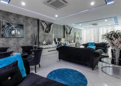 Pattaya Lagoon luxury family residence For sale