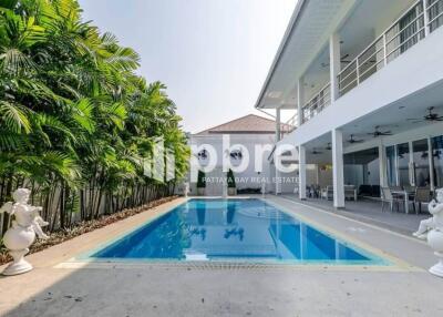 Pattaya Lagoon luxury family residence For sale