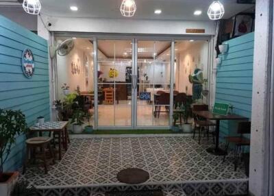 3-storey commercial building in South Pattaya.  2 bedrooms 3 bathrooms