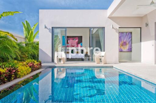 Palm Lakeside family home located in East Pattaya For sale