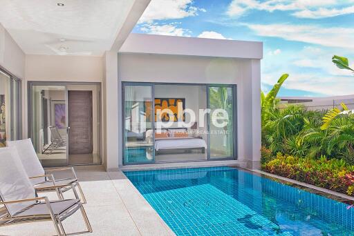 Palm Lakeside family home located in East Pattaya For sale