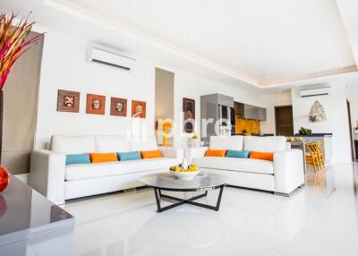Palm Lakeside family home located in East Pattaya For sale