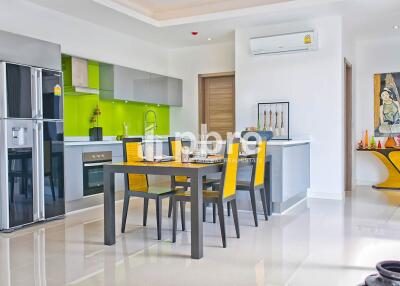 Palm Lakeside family home located in East Pattaya For sale