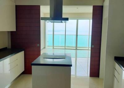 New Beachfront Penthouse  36th floor Pattaya