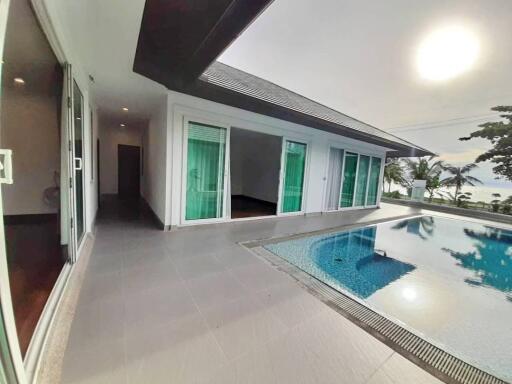 Vacation home villa, Pattaya, area 116 sqwa., usable area 250 sq m.  -4 bedrooms, 5 bathrooms