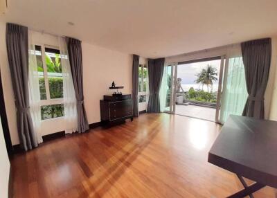 Vacation home villa, Pattaya, area 116 sqwa., usable area 250 sq m.  -4 bedrooms, 5 bathrooms