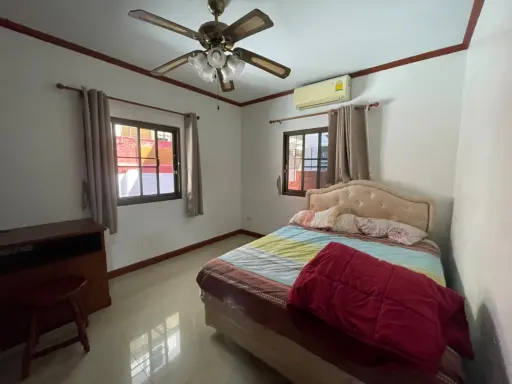 
                        House for sale/rent in South Pattaya 5 bedrooms 4 ba...