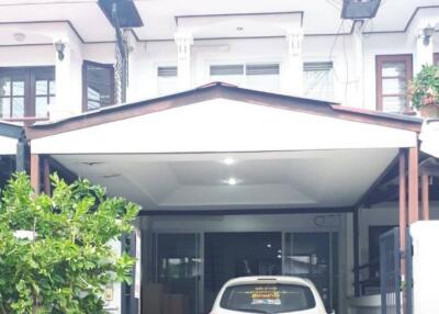 Townhouse for sale, Subsombat Village, Pattaya.  2 bedrooms.
