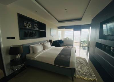 THE  RESIDENCES   AT  PATTAYA.  4 bedrooms 4 bathrooms