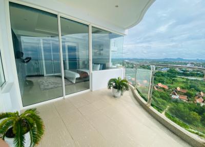 THE  RESIDENCES   AT  PATTAYA.  4 bedrooms 4 bathrooms