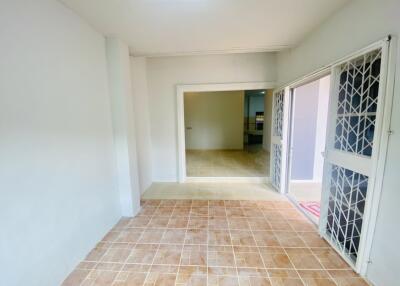 Lovely Twin Townhome good Price Nong Pla Lai Pattaya