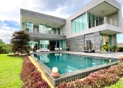 4bed Pool villa for sale in phoenix gold golf club Pattaya Land  Size 1,600 Sq.m (1 Rai)