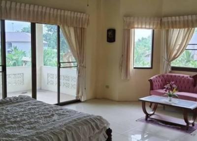3 bedroom pool villa large area for sale Pattaya