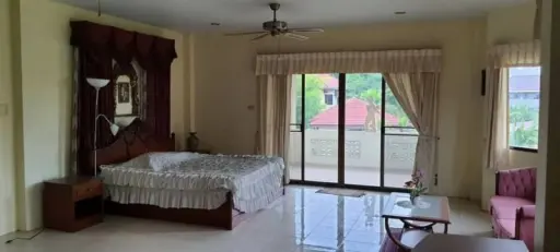 
                        3 bedroom pool villa large area for sale Pattaya...
