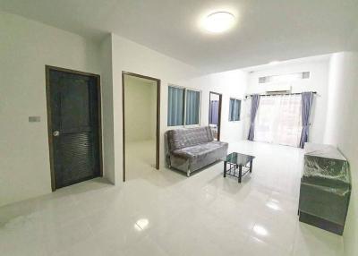 Townhome for sale, newly renovated with furniture, 3 bedrooms, 2 bathrooms, 2 kitchens.  Located in Soi Khao Noi, convenient to travel