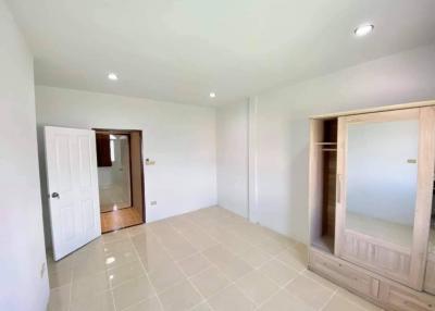 2 storey townhome for sale  renovate  2 bedrooms, 3 bathrooms, 1 kitchen, 3 air conditioners  It is between Soi Noen Plub Wan and Soi Khao Noi.  Easy to travel, not busy.