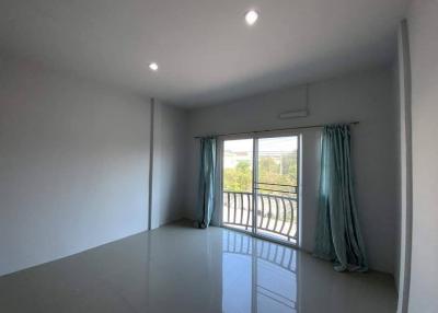 Townhouse for sale, 2 floors, 2 bedrooms, 2 bathrooms, 1 kitchen, 1 living room.  in Nong Ket Yai