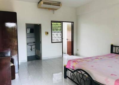 Apartment 40rooms 1 rai 17 sqwah. Land South Pattaya