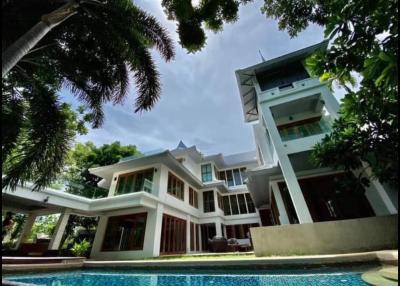 LUXURY BEACHFRONT VILLA FOR SALE AND RENT WONG AMAT BEACH