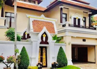 Discount from 55M. Thai Bali style house for sale Next to the river, there is a private boat mooring in Na Jomtien
