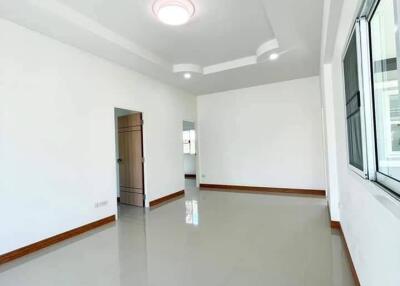 Beautiful brand new house for sale in chaiyapruek 2