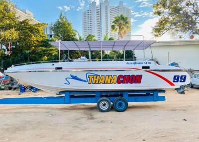 Speed ​​boat for 12 seats