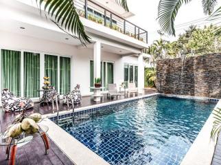 Modern pool villa and garden fully furnished in Wat yan road Pattaya