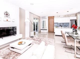 Modern pool villa and garden fully furnished in Wat yan road Pattaya