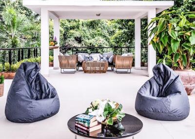 Modern pool villa and garden fully furnished in Wat yan road Pattaya