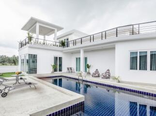 Modern pool villa fully furnished in Wat yan road Pattaya