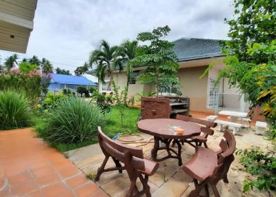 Large area and pool house 5 bed 5 baht