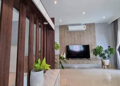 TOWN HOUSE 2 STORIES BEAUTIFUL DECORATED  FULLY FURNISHED THUNG KLOM- TAN MUN PATTAYA