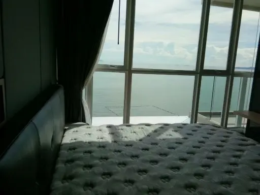 
                        Cetus Beachfront Pattaya Fully Furnished 3 Bedroom C...