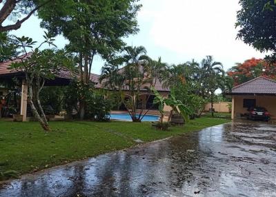 pool villa and large garden  Nong Kate yai Pattaya 4 bed 4 baths