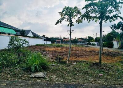 Land for sale in Pattaya in the village project Soi Nong Mai Kaen