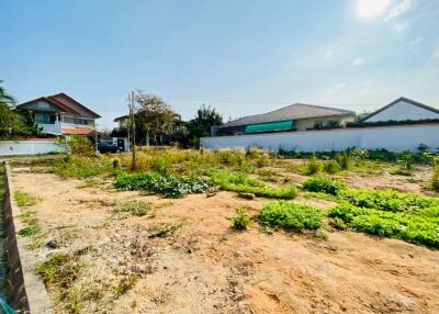 Land for sale in Pattaya in the village project Soi Nong Mai Kaen
