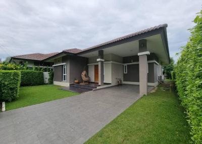 Discount 500,000 baht Single large lawn house Huai yai Pattaya