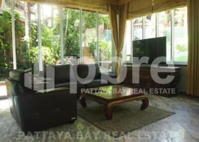 Jomtien Palace Pool Villa For Sale