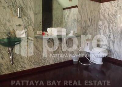 Jomtien Palace Pool Villa For Sale