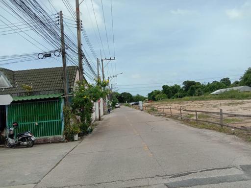 Land for sale 3 rai 2 ngan 77 sq m. near Sukhumvit Road. Adjacent to Soi Sukhumvit 46, community area The beautiful place, good location, suitable for the project, Apartment Noen Phra Subdistrict