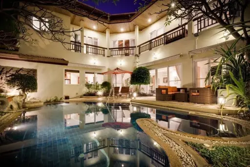 
                        Luxury house with large pool phratumnak soi 5 Pattay...