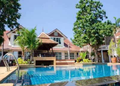 Central Park  Village large pool and garden Pattaya mountain view