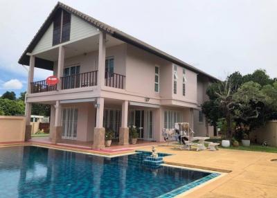 House for sale 11.5 million baht Location Na jomtien  sea side
