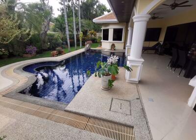 3 Bedrooms House in Jomtien Park Villas Jomtien H009286