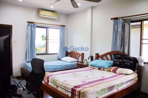 4 Bedrooms House in Eakmongkol 4 East Pattaya H006277