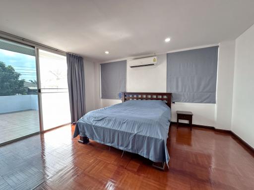 3 Bedrooms House in Chateau Dale Residence East Pattaya H002317