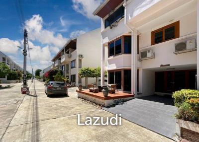 3 Storey 5 Bedroom Townhouse : Baan Suksamran