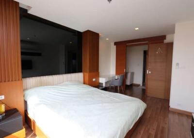 2 Bedroom condo to rent : The Shine Condominium