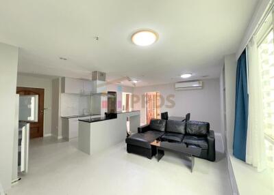 Condo 2 bedrooms for rent or sale, newly renovated, corner unit, with a view of the GMM building.